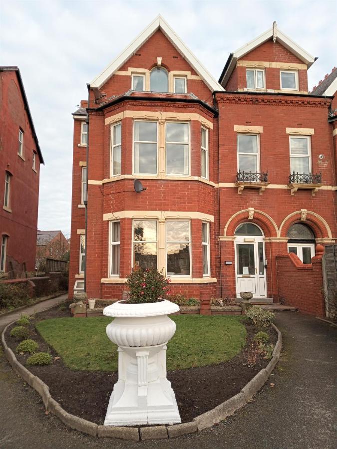 St Annes Lodge Apartments, Lytham St Annes Exterior photo